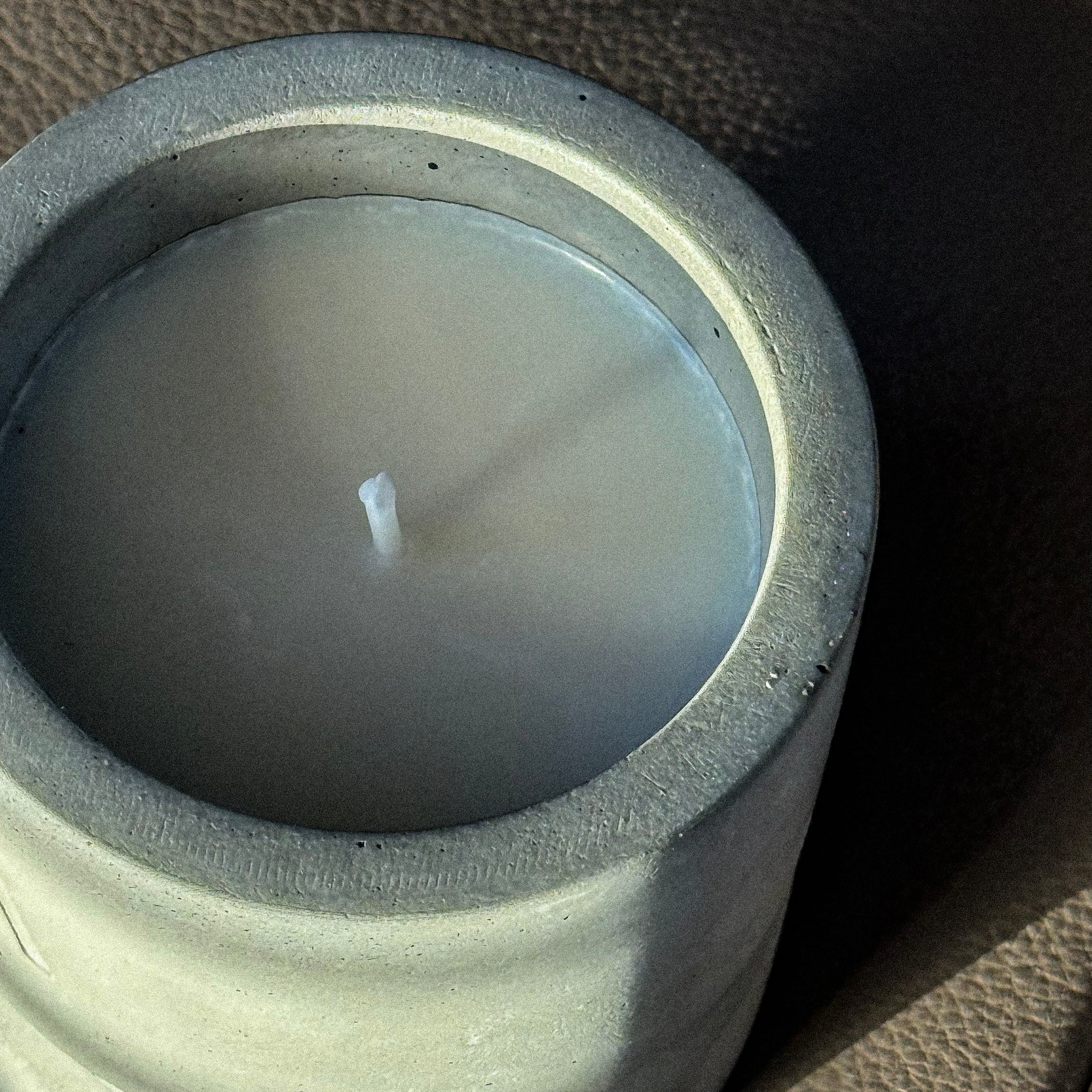 Mellow scented candle C8/001