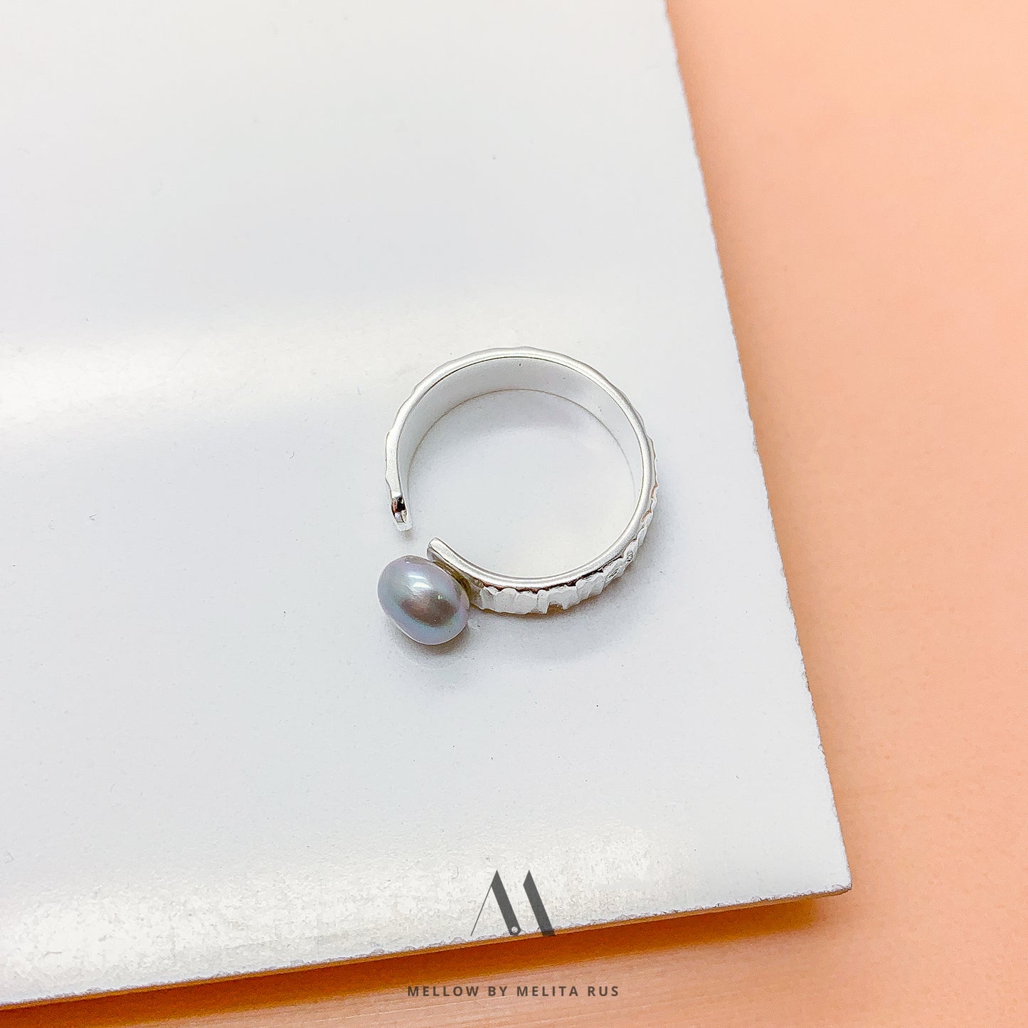 Sidabro žiedas su perlais R5/SiP09